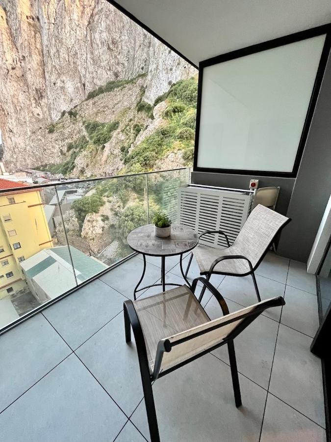 Modern Apartment With Spa And Pool Gibraltar Luaran gambar